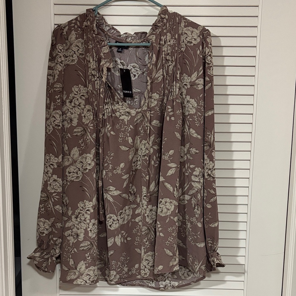 Torrid Flowy Floral Peasant Top with Tie detail